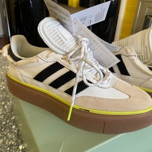 Ivy Park super sleek 72